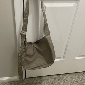 BAGGU medium nylon crescent bag